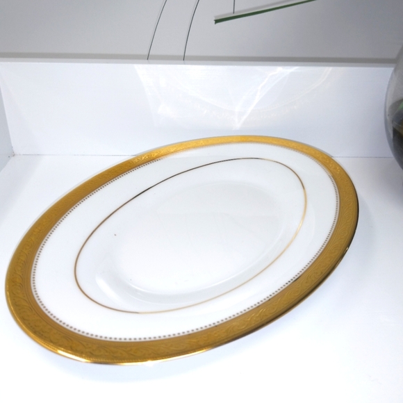 Noritake 4276 Signature Gold (1) Gravy Boat 7" (1) Oval Saucer 8" - Picture 2 of 5